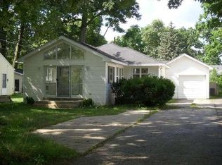 127 S Cogswell Dr, Silver Lake, WI 53170