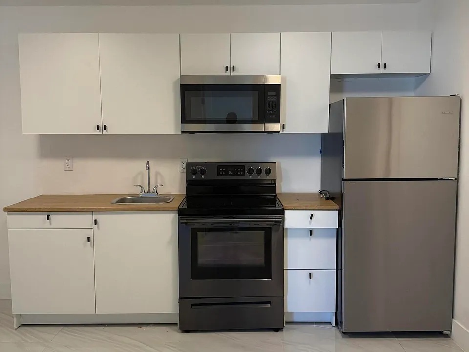8211 Biscayne Blvd #2