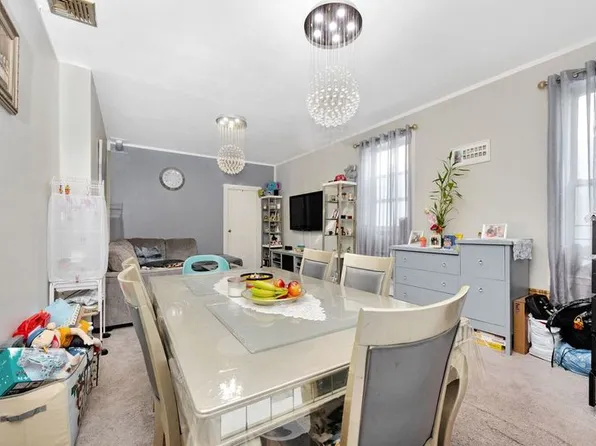 6018 Bleecker Street image 15 of 26