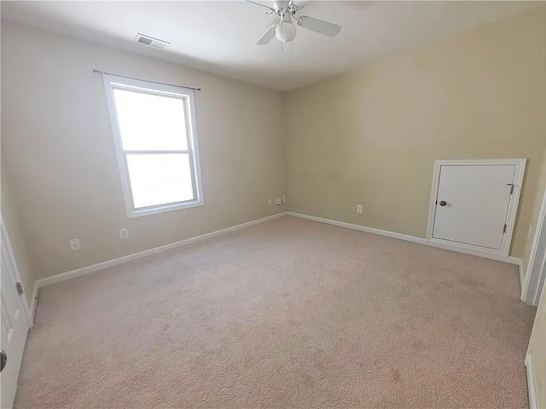 113 Macalester Dr — Photo 12