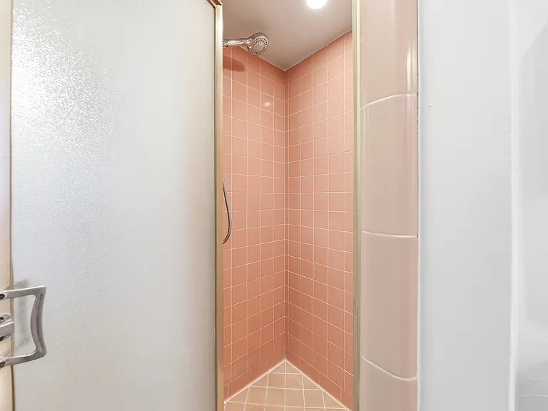 2104 E Ocean Blvd — Photo 20