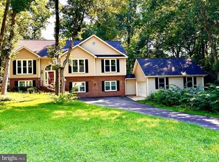 6316 Forest Grove Dr, Fredericksburg, VA 22407
