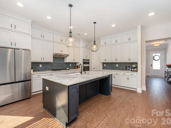 1390 Cedardale Ln, Denver, NC 28037