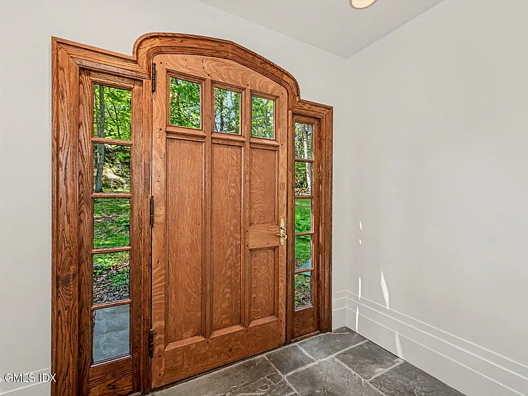 424 Cognewaugh Rd — Photo 2