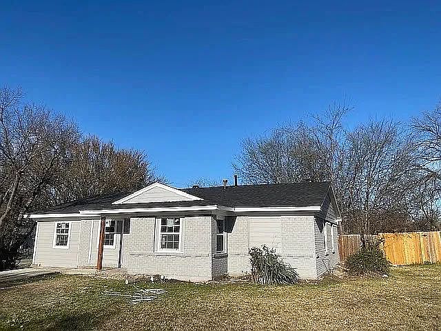 1st image of 2501 Plaza St