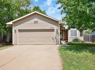226 W Rosewood Ln, Derby, KS 67037