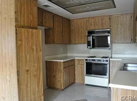 4th image of 1041 W Francis St APT C