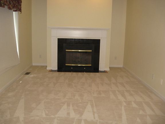 3rd image of 45 Filips Glen Dr
