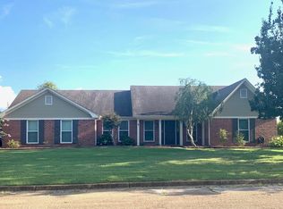 807 E Bay Cir, Tupelo, MS 38801