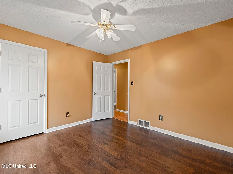 7188 Skidmore Cv — Photo 16