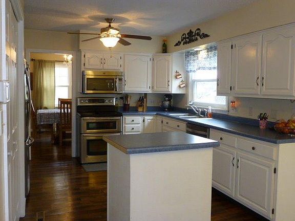 4th image of 2616 Meadowdale St