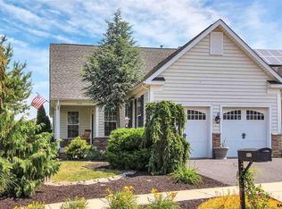 842 Cougar Pointe Cir, Seven Valleys, PA 17360