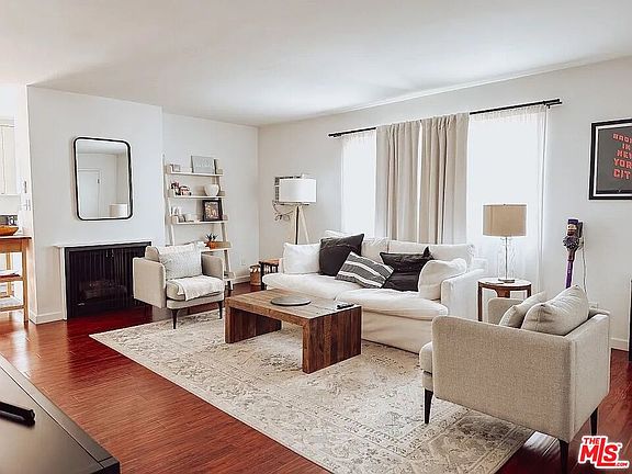 3rd image of 11836 Mayfield Ave APT 9