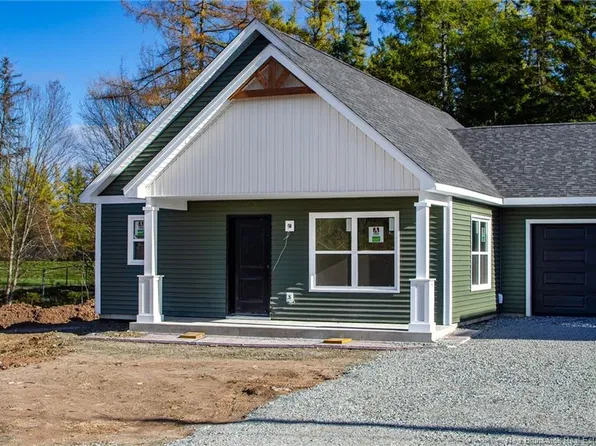 45 Homestead Dr, Hampton, NB E5N 0J7