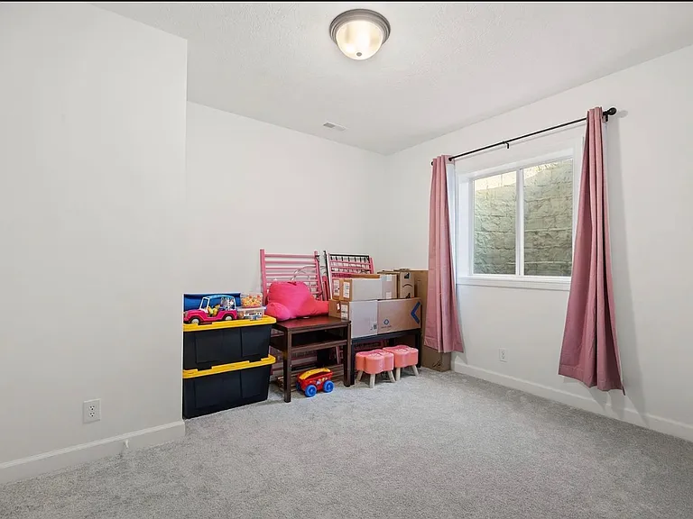 5335 Daffodil Dr — Photo 29