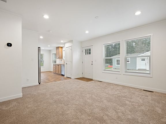 5th image of 32805 1st Ave