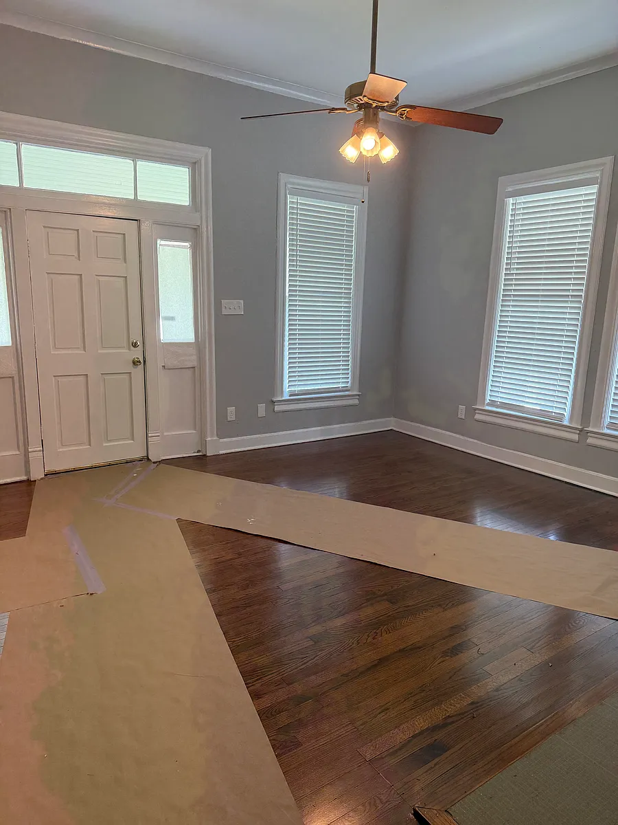 Living room - 5538 Tremont St