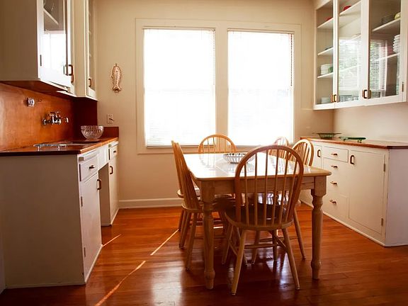 Breakfast room