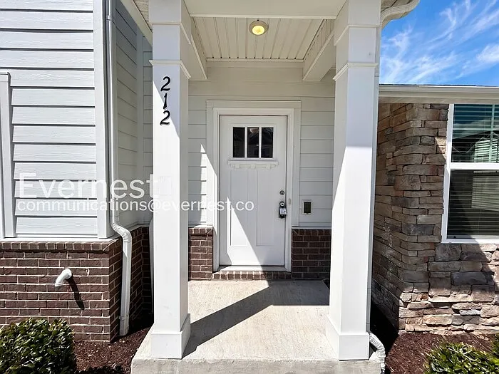 212 Ansley Way — Photo 3