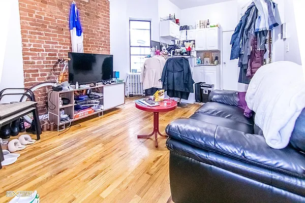 Rented by Citi Habitats | media 16