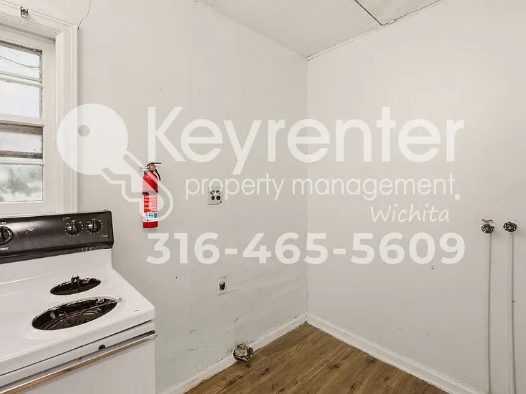 915 N Harding Ave — Photo 13