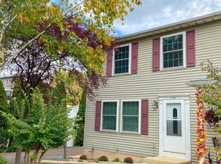 120 N 5th Ave, Royersford, PA 19468
