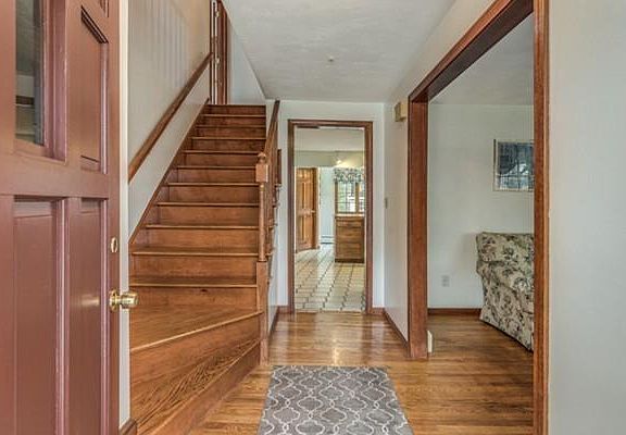 4th image of 149 Burlington Ave