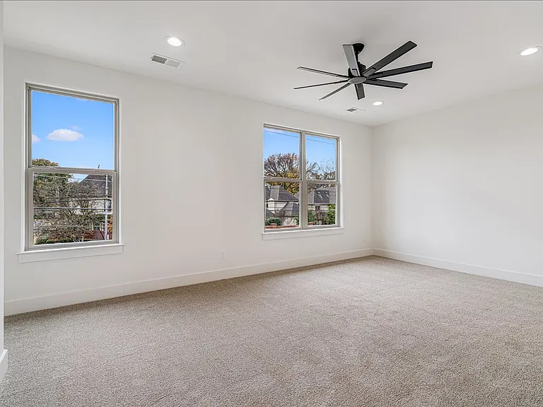 5472 Park Ave — Photo 22