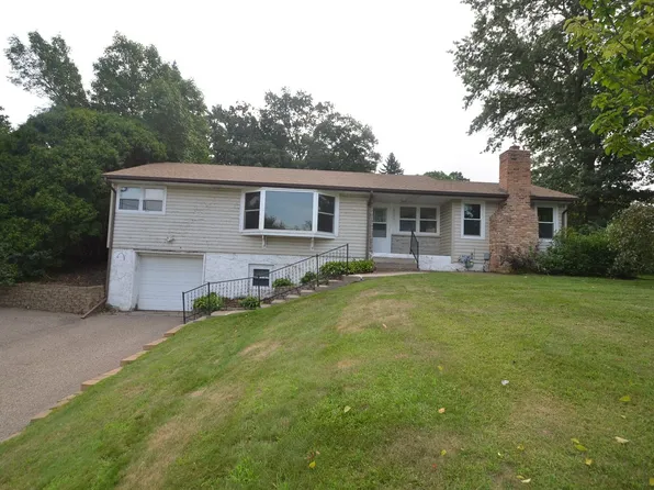 6069 Woody Ln NE, Fridley, MN 55432