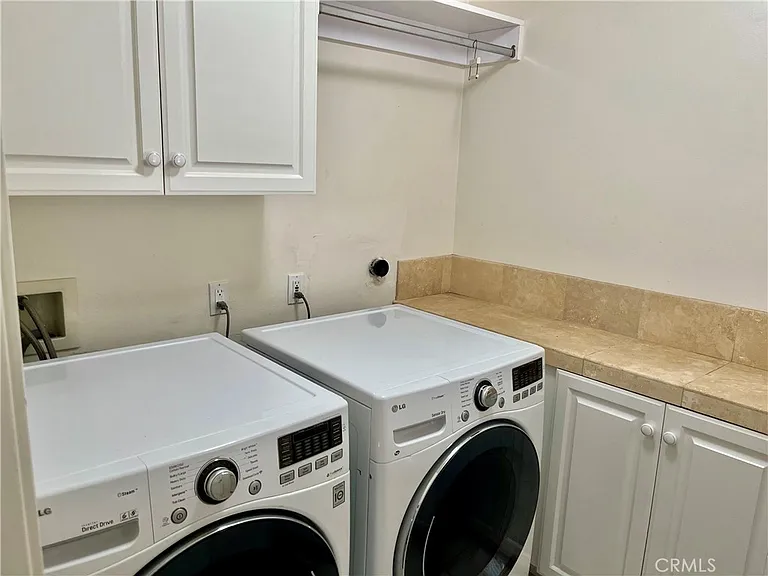 715 S Broadway #B — Photo 46