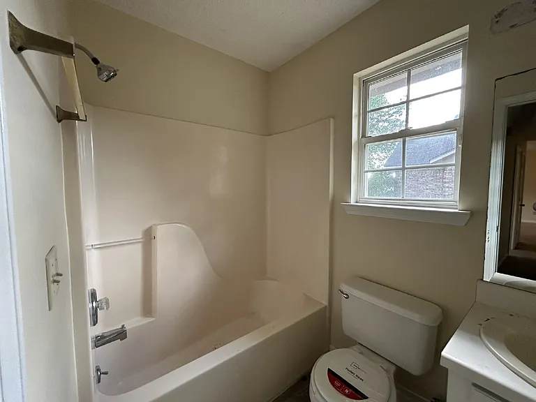 942 Poppleton Dr — Photo 8