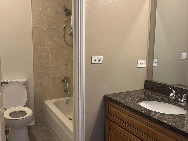 320 Springlake Ln #D — Photo 32