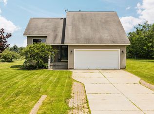 2654 Hickorywood Dr, Gaylord, MI 49735