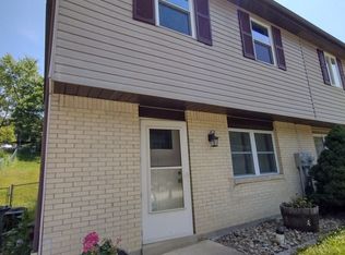 210 Valley Stream Dr, Delmont, PA