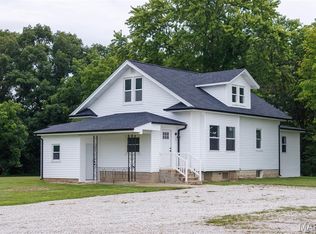 18347 Windy Hill Rd, Staunton, IL 62088