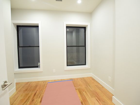 4th image of 1073 Bedford Ave #Pi