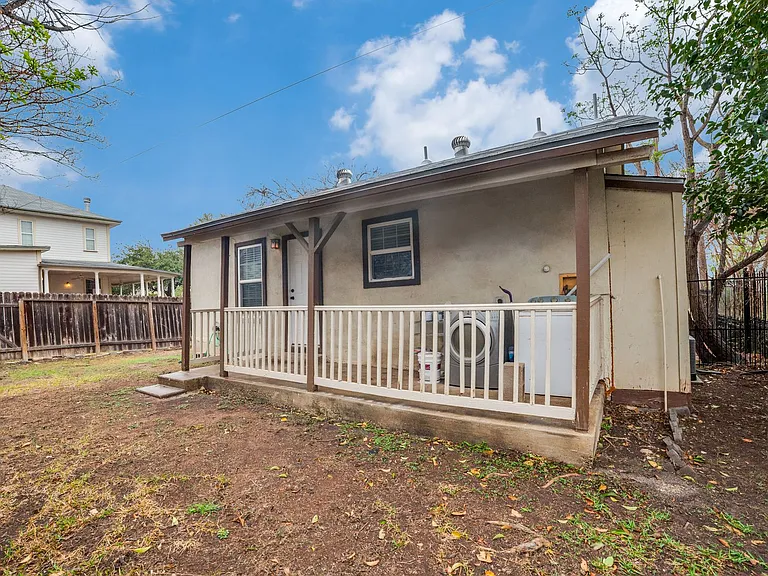 415 Kendall St — Photo 24
