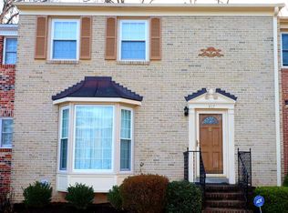 9417 Park Hunt Ct, Springfield, VA 22153