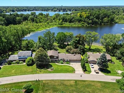2838 Bay Dr, West Bloomfield, MI, 48324