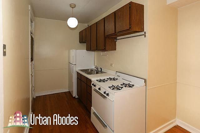 1st image of 1202 W Wellington Ave #Ua1