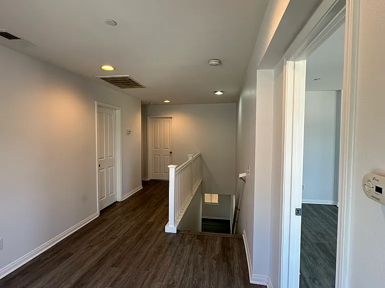 1681 Julia Way — Photo 8
