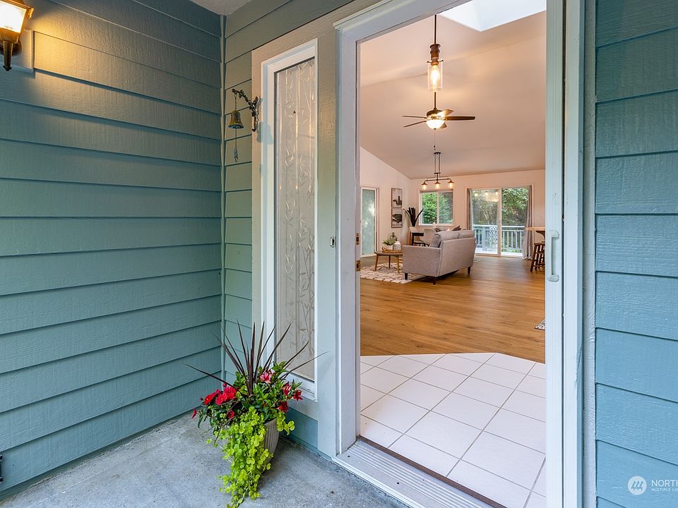1st image of 223 Pinecrest Drive