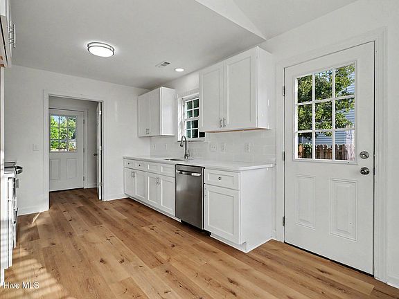 5th image of 204 Bramble Court