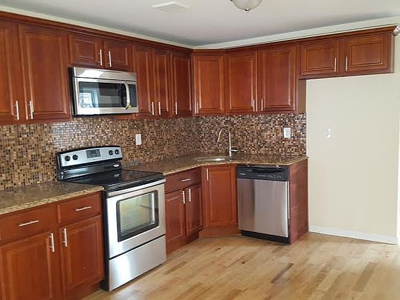 5th image of 950 East 211th Street