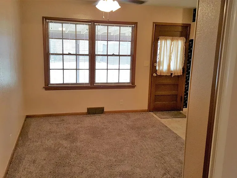 4709 N Virginia Ave — Photo 5