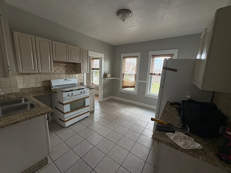6112 W Madison St — Photo 3