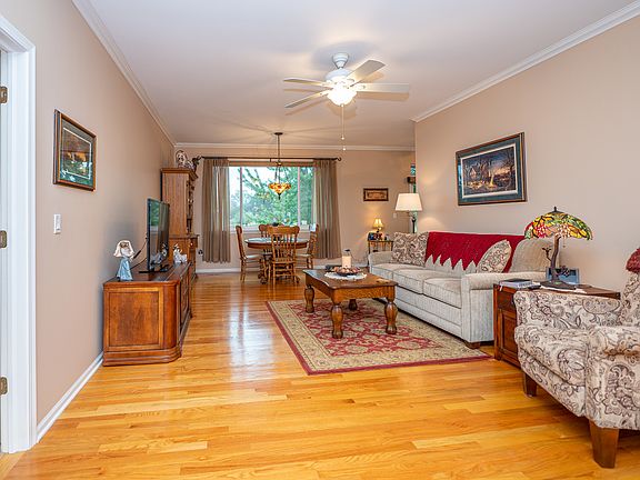 4th image of 21015 W Braxton Ln