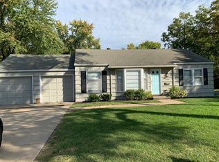 2200 W 73rd St, Prairie Village, KS 66208