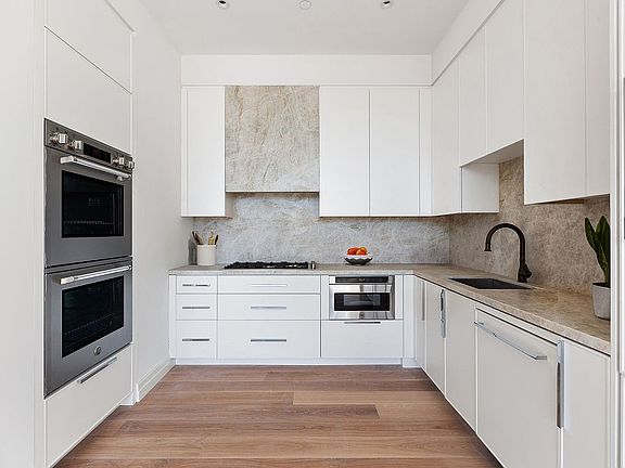 3rd image of 15 W 96th St #12B