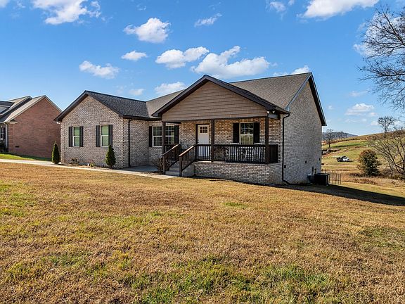 3rd image of 510 Bridle Path Ln